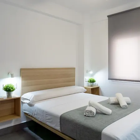 Apartamento Amplio Con Dos Banos Malaga Exterior photo