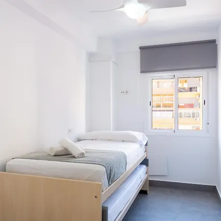 Apartamento Amplio Con Dos Banos Malaga Exterior photo