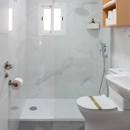 Apartamento Amplio Con Dos Banos Malaga Exterior photo