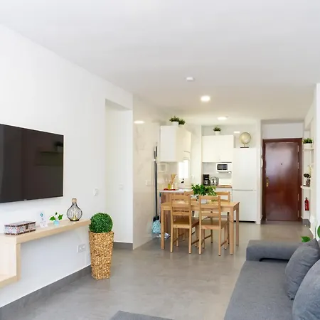 Apartamento Amplio Con Dos Banos Malaga Exterior photo