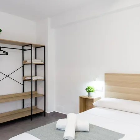Apartamento Amplio Con Dos Banos Malaga Exterior photo